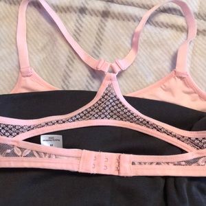 🍀 3 for 10 Pink lace bralette size XS